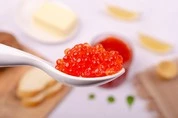 икра форели ложка